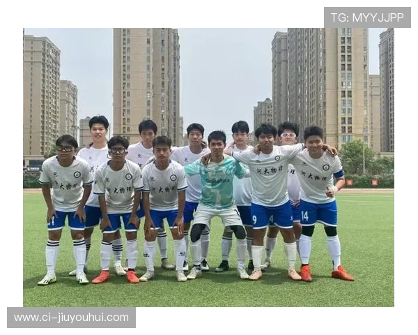 围绕多祥中学足球队队长奋勇带队逐梦绿茵谱写青春荣光壮丽新篇章